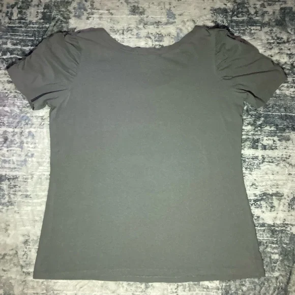 BUNDLE DEAL‼️ Grey Puff Sleeve Jersey Tee Size 14/16/Silver Mom Heart Pendant - Picture 4 of 5